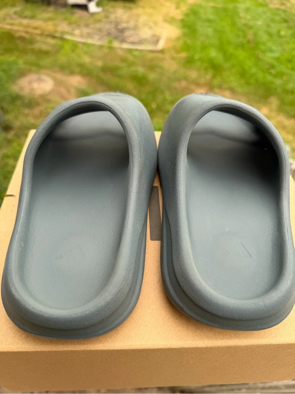 Yeezy slate Gray Slides